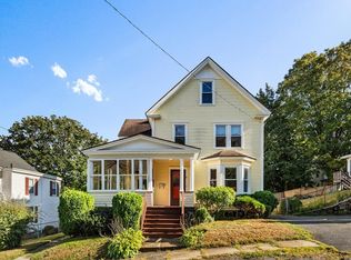 8 Greenwood St, Amesbury, MA 01913