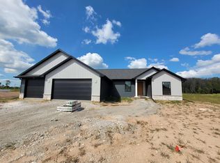 W5844 Edgewood Dr, Menasha, WI 54952