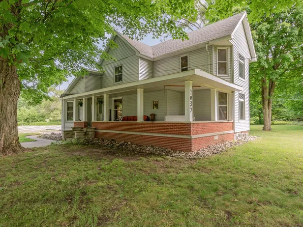 1037 N Cass Ave, Vassar, MI 48768