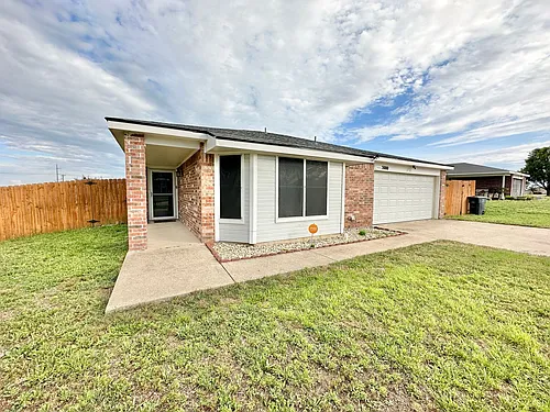 3000 Indy Dr Photo 1