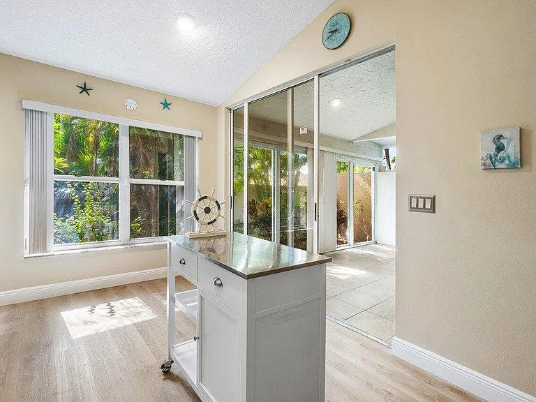 1804 Rosewood Way — Photo 13