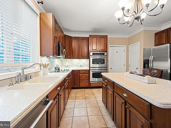 5th image of 212 Delilah Dr