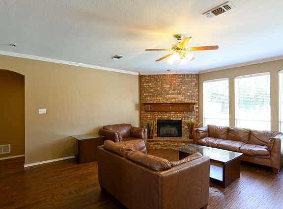 5th image of 4705 Parkhaven Dr