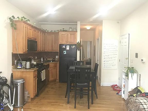 5th image of 79 Highland St