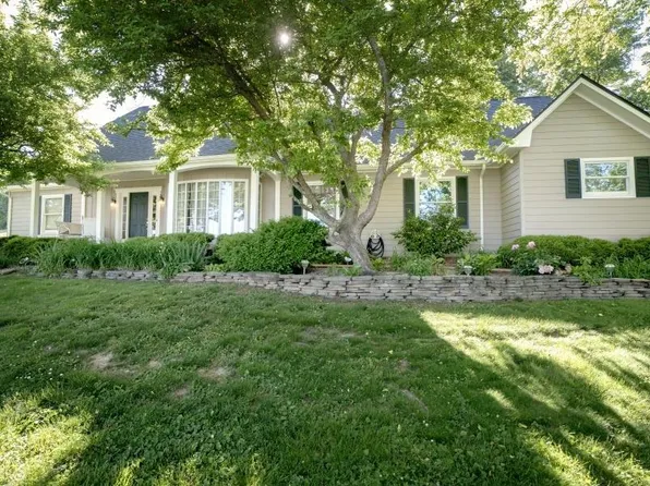 415 Pine St, Grayson, KY 41143