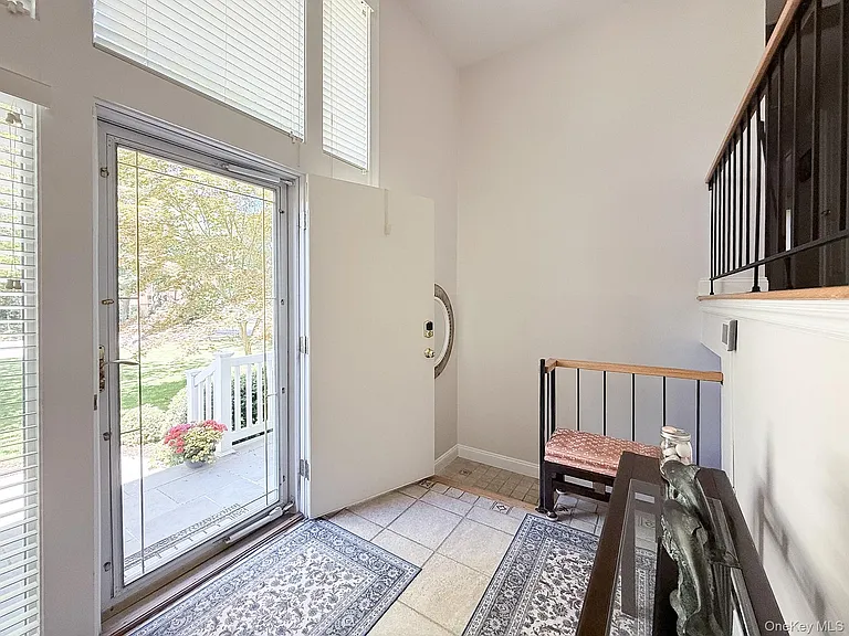 95 Linda Ln W — Photo 17