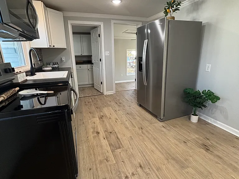 204 W England Ave — Photo 5