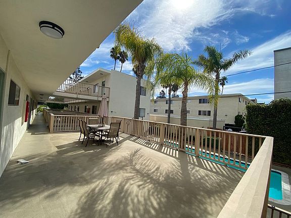 4th image of 20627 Amie Ave #1B-1Ba-470Sqft
