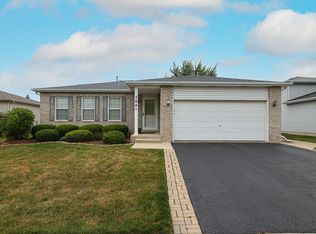 704 Cheyenne St, Round Lake Heights, IL 60073