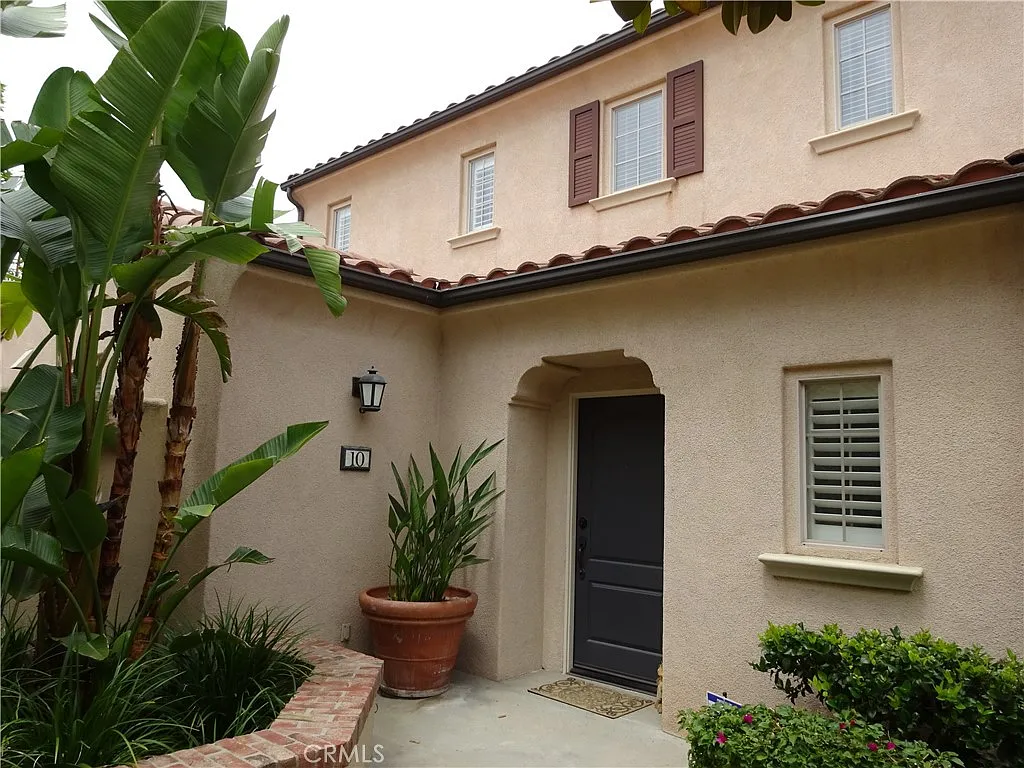 3 bed, 2.5 bath, 1405 sqft, $4,280 — Photo 1