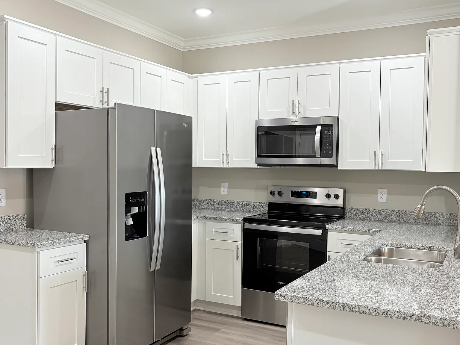 2 bed, $995 — Photo 4