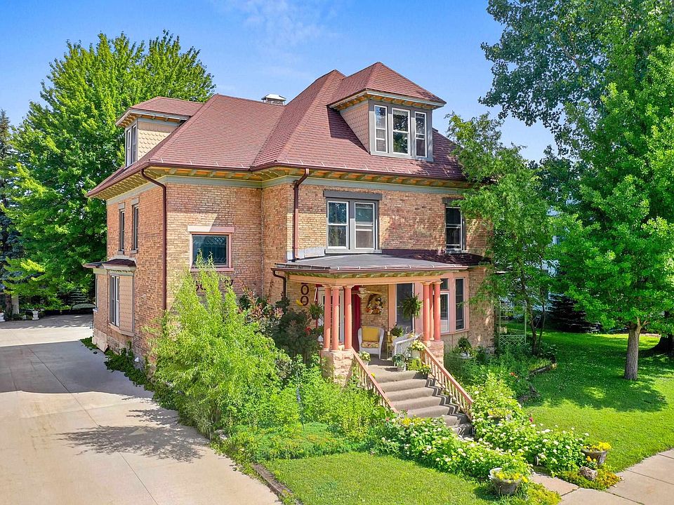 1st image of 300 W Prospect Ave