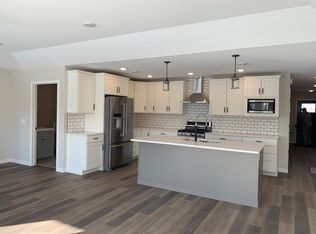 4 Valley View Ln #4, Duluth, MN 55811