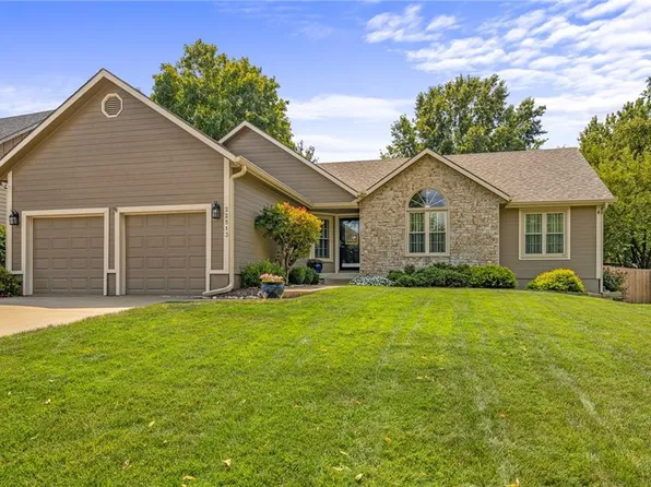 22513 W 53rd St, Shawnee, KS 66226