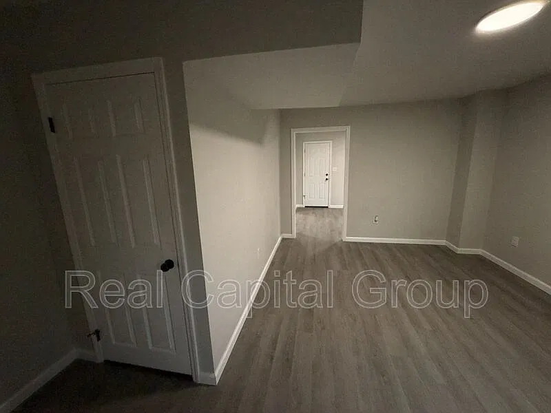 3 bed, 2.0 bath, 1951 sqft, $2,995 — Photo 3