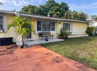 8951 SW 21st St, Miami, FL 33165