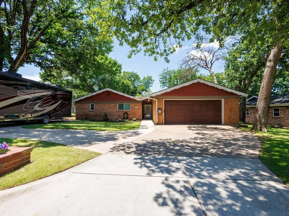 841 Patti Dr, Bedford, TX 76022
