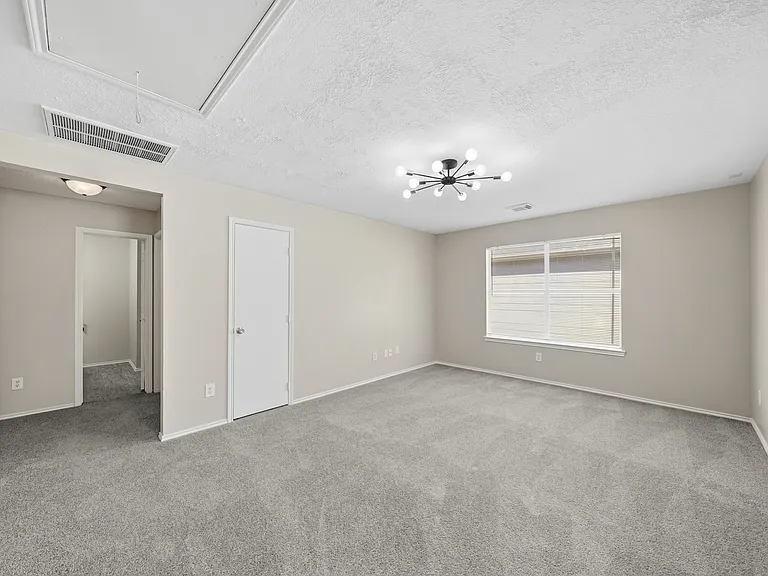 21619 Knightsbrook Ln — Photo 12