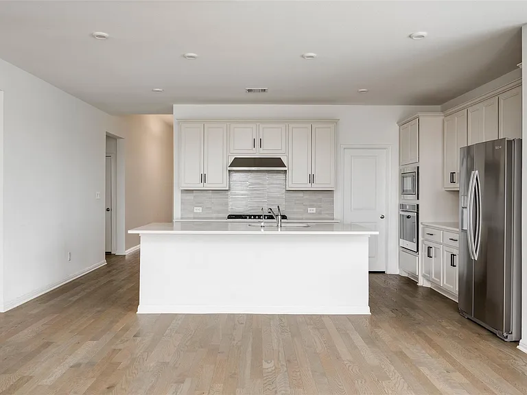 4509 Lucabella Ln — Photo 11