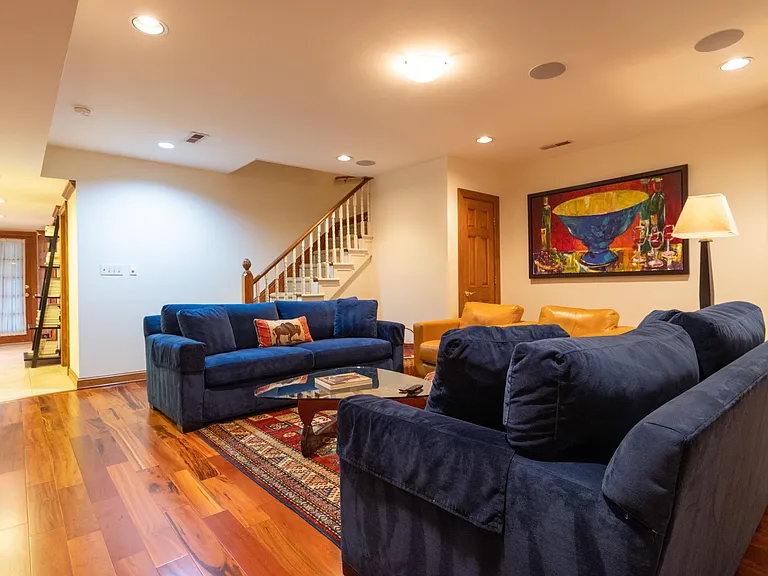2022 Hillyer Pl NW — Photo 41