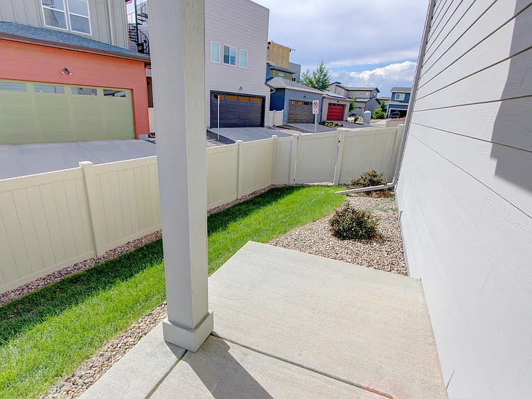 2208 Saison St — Photo 35