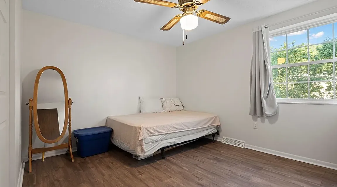 3 bed, 1166 sqft, $950 — Photo 3