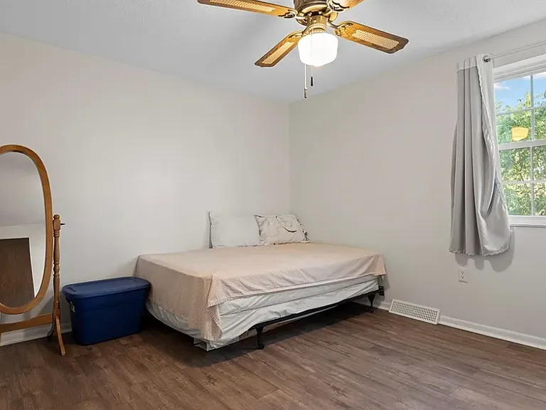 575 Fairfield Dr — Photo 5