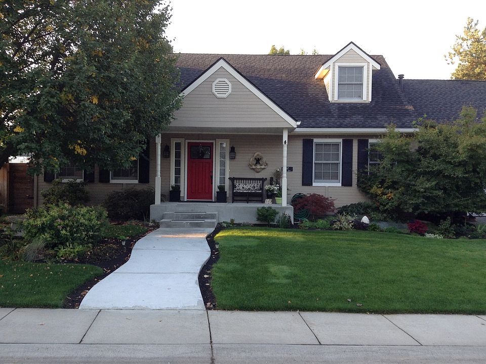 2nd image of 747 E Ranch Dr