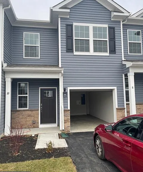 10 Peregrine Way — Photo 1