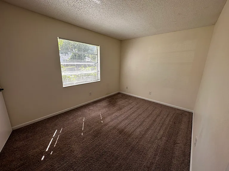 561 Parker Rd — Photo 14