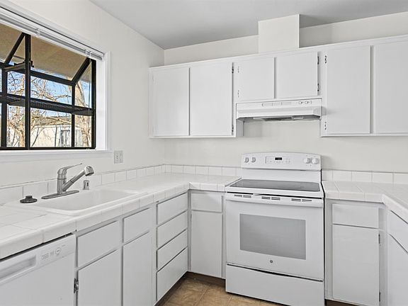 3rd image of 900 Southampton Road #140