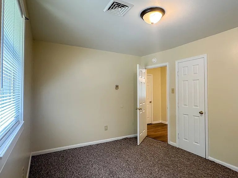 708 Crestline Blvd — Photo 13