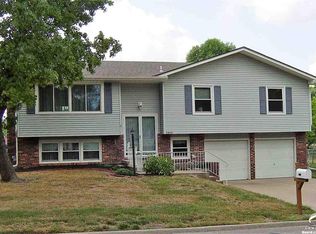2913 Colt Dr, Lawrence, KS 66049