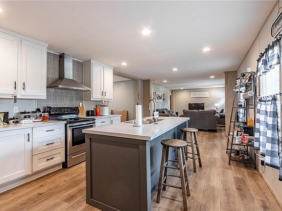 5th image of 907 Fir Dr