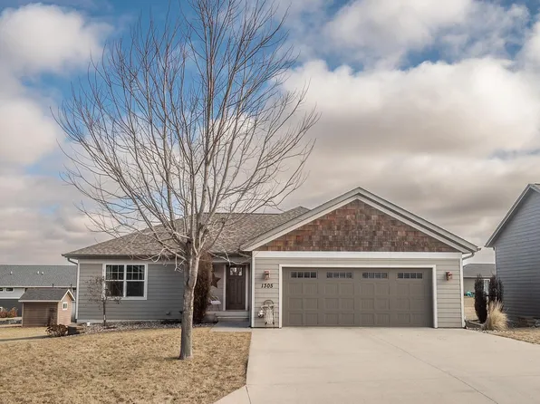 1305 Olympia Pl SE, Orange City, IA 51041