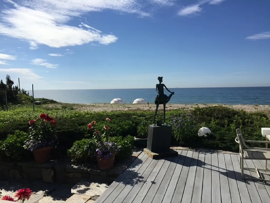 Luxurious Oceanfront Retreat on Gin Lane — Photo 4