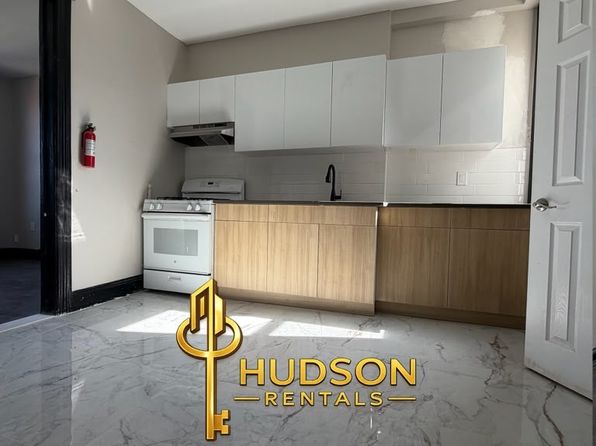 293 Griffith St APT 8