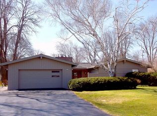 375 E Macarthur Rd, Fox Pt, WI 53217