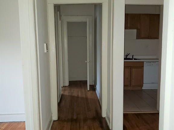 2nd image of 1201 W Waveland Ave