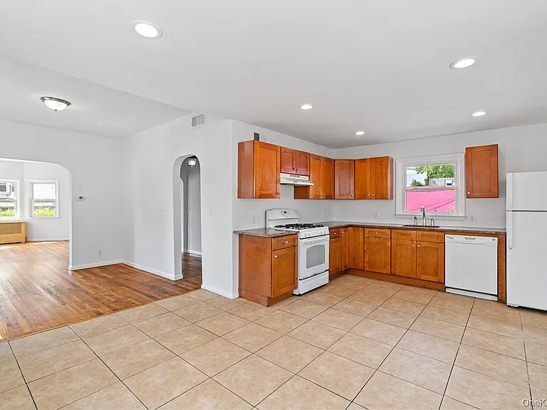 204 Saw Mill River Rd — Photo 6