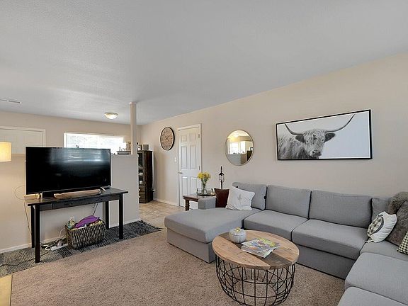 4th image of 2316 Hall St