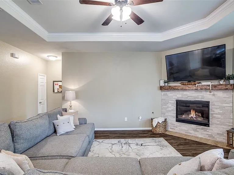 2151 Lost Timbers Dr — Photo 9
