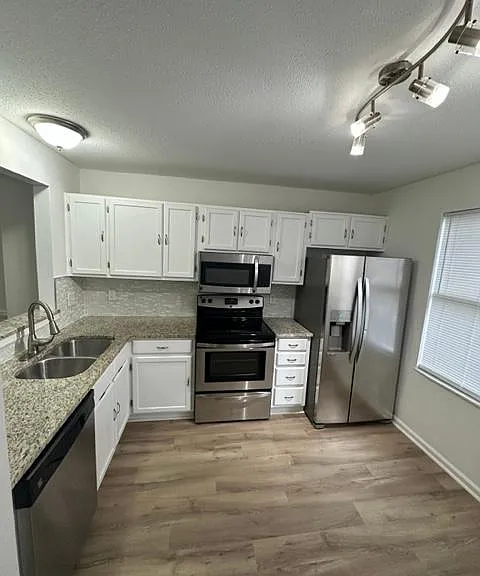 7839 Stephanie Ln — Photo 3