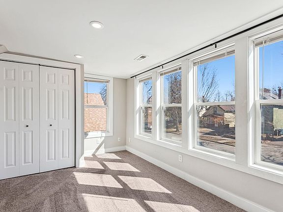 2nd image of 2324 Quincy St NE APT 3