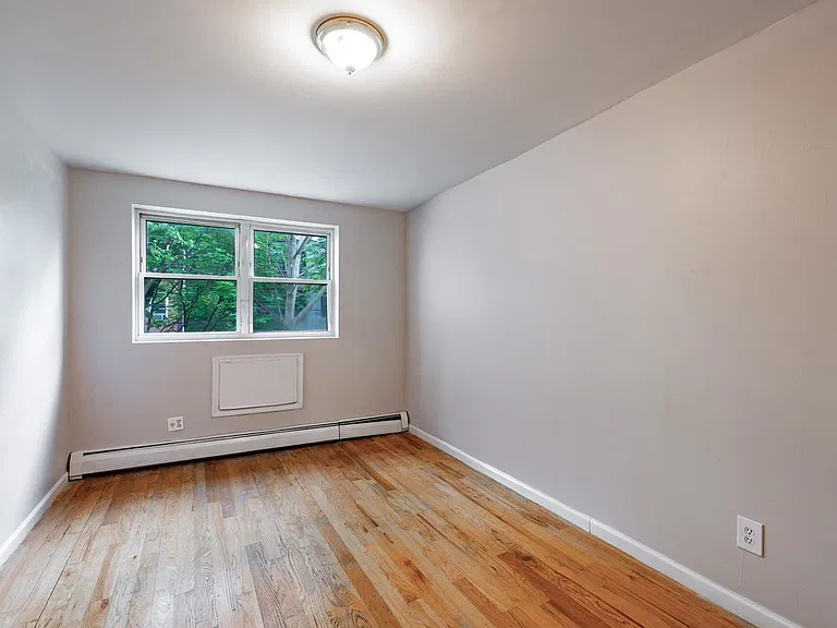144 Monroe St #3 — Photo 4