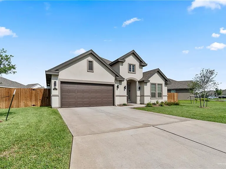 13813 Belle Ct — Photo 2