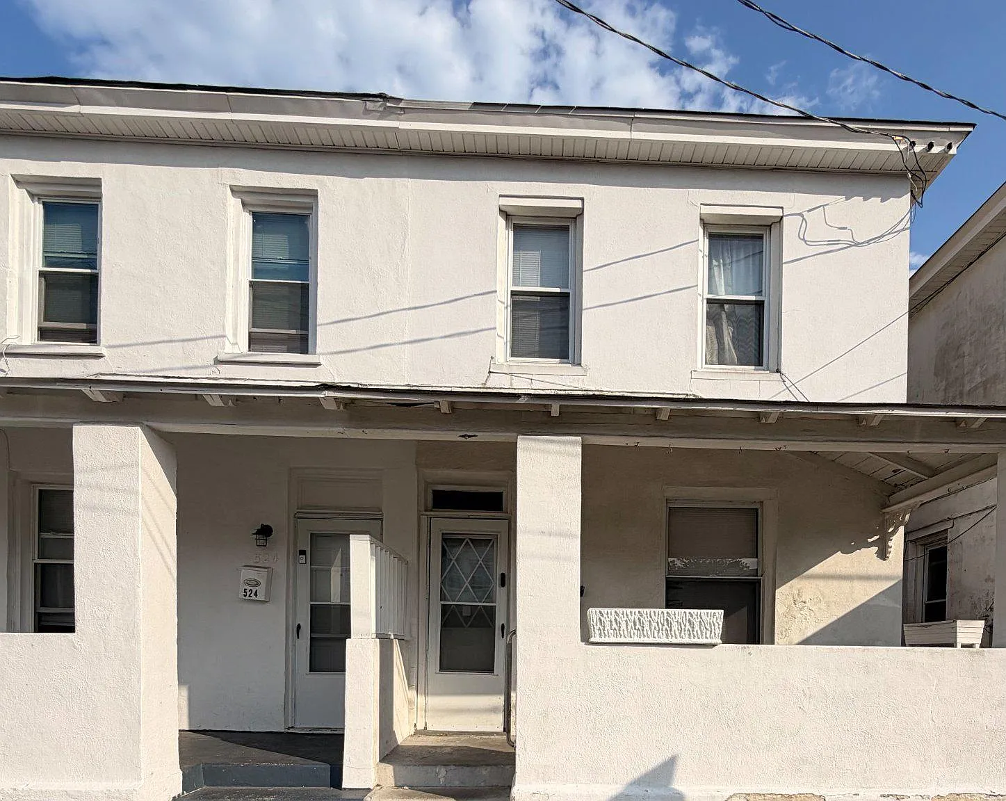 3 bed, 1.5 bath, 1152 sqft, $2,100 — Photo 1