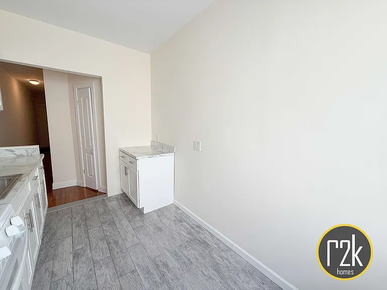 20-75 38th St #4D — Photo 6