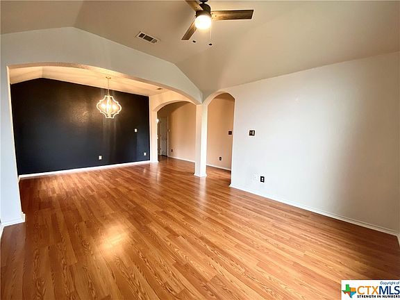 3rd image of 2707 Lindsey Dr