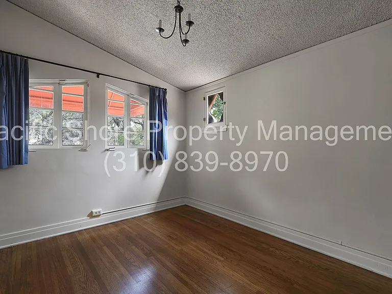1229 Geneva St — Photo 27